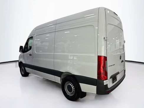 Used 2025 Mercedes-Benz Sprinter 2500 image 6