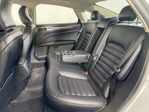 Used 2019 Ford Fusion SEL image 13