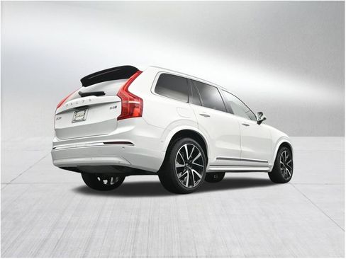 Used 2023 Volvo XC90 B5 Plus AWD/4WD image 30
