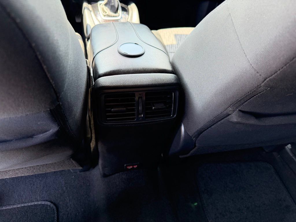 Used 2019 Nissan Rogue S w/ Special Edition Package FWD image 24