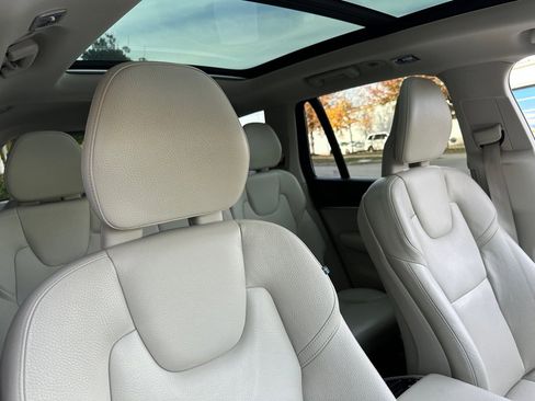 Used 2020 Volvo XC90 T5 Momentum w/ Protection Package image 31