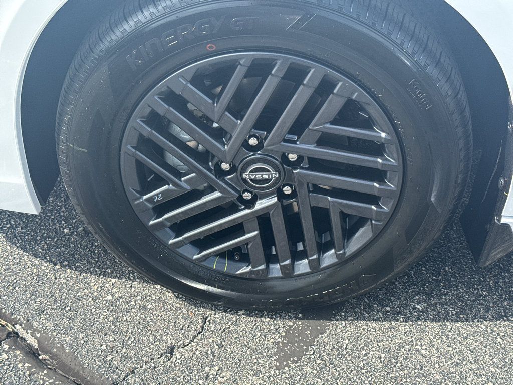 New 2027 Nissan Sentra SV FWD image 8