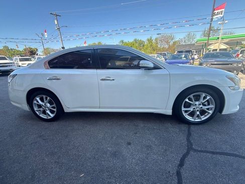 Used 2012 Nissan Maxima 3.5 SV w/ Premium Pkg FWD image 4