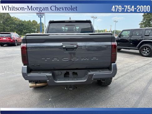 Used 2025 Toyota Tacoma SR5 AWD/4WD image 6