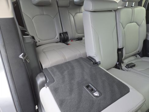 Used 2025 Honda Pilot EX-L image 23