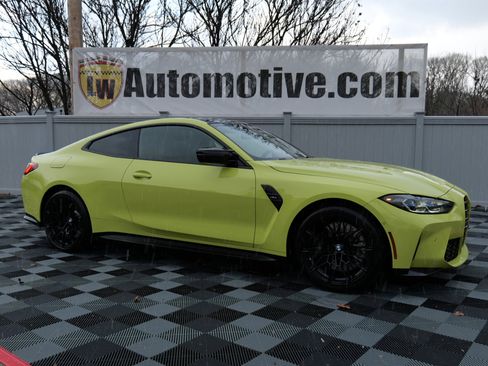 Used 2022 BMW M4 Coupe image 3