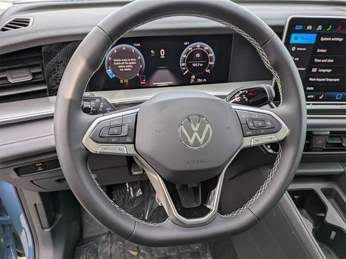 New 2026 Volkswagen Tiguan SE image 16