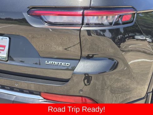 Used 2024 Jeep Grand Cherokee L Limited w/ MOPAR Finishing Package AWD/4WD image 15