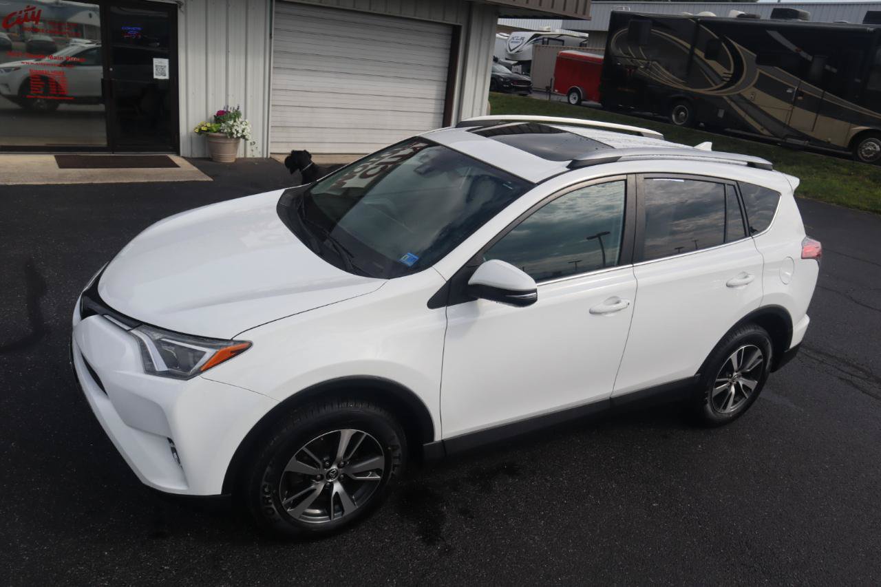 Used 2017 Toyota RAV4 XLE AWD/4WD image 26