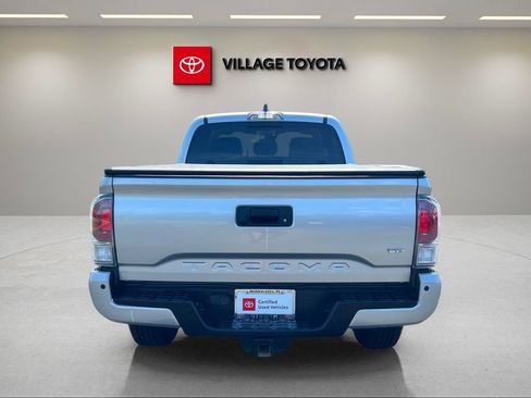 Certified 2022 Toyota Tacoma TRD Off-Road w/ Technology Package AWD/4WD image 4