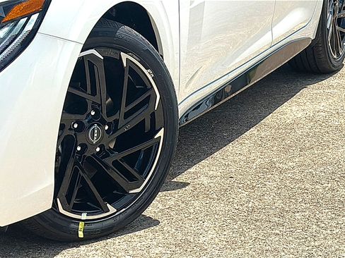 New 2026 Nissan Sentra SR w/ Floor Mat Package FWD image 3
