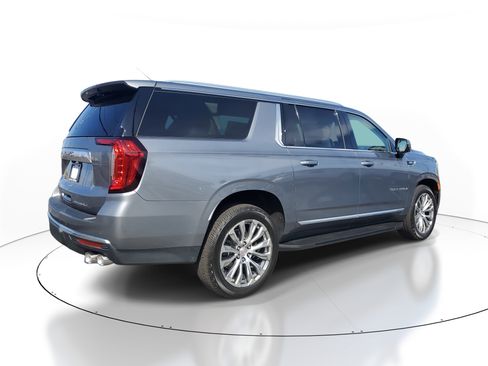 Used 2021 GMC Yukon XL Denali image 3