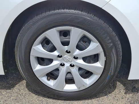 Certified 2022 Toyota Corolla LE image 9