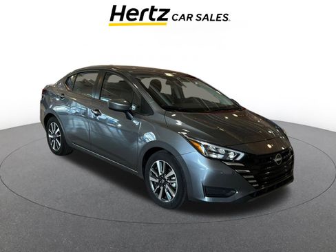 Used 2025 Nissan Versa SV image 1