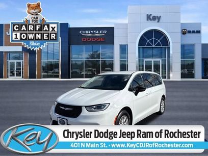 Used 2024 Chrysler Pacifica Touring-L