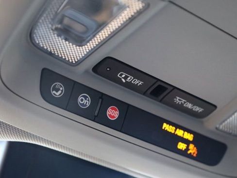 Certified 2022 Chevrolet Equinox LT w/ Driver Convenience Package image 32