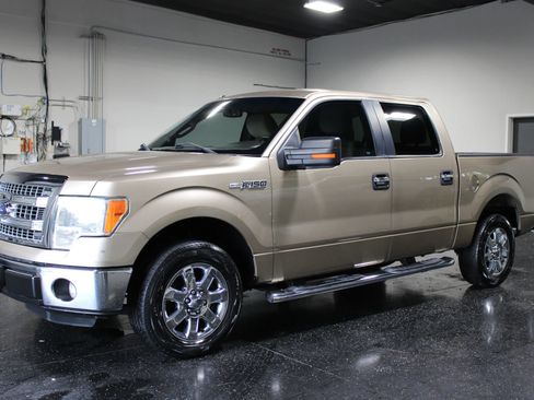Used 2014 Ford F150 XLT w/ XLT Chrome Package RWD image 6