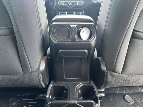 Used 2018 Jeep Wrangler Unlimited Sport AWD/4WD image 21