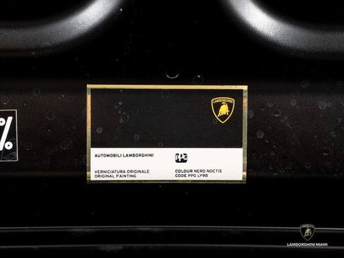 Used 2021 Lamborghini Huracan EVO RWD image 5