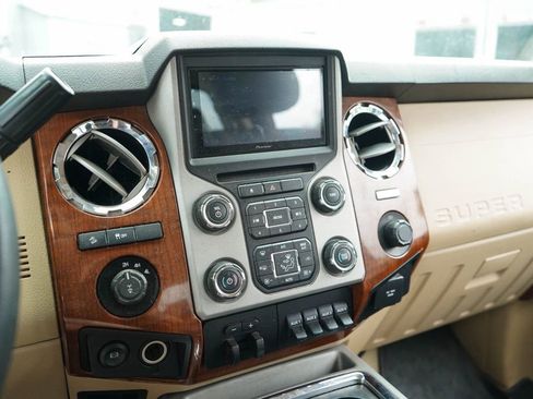 Used 2016 Ford F250 King Ranch w/ FX4 Off-Road Package AWD/4WD image 8
