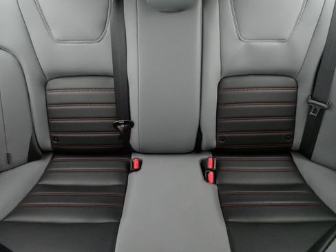 Used 2021 Nissan Kicks SR w/ SR Premium Package image 13