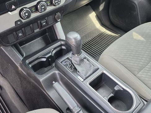 Used 2022 Toyota Tacoma SR w/ SR Convenience Package RWD image 19