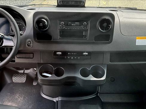 New 2025 Mercedes-Benz Sprinter 2500 image 9
