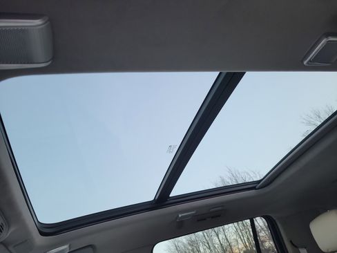 Certified 2023 Cadillac Escalade ESV Premium Luxury Platinum w/ LPO, Radiant Package image 29