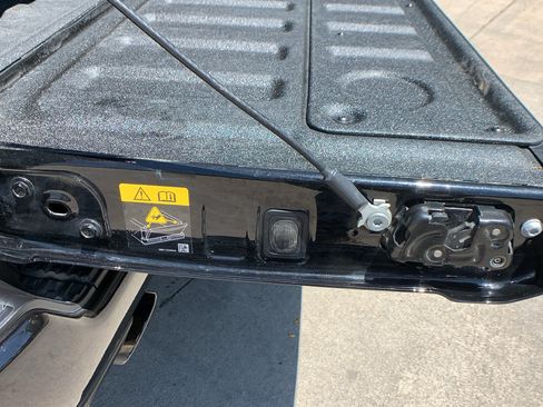 Used 2025 RAM 1500 Laramie AWD/4WD image 25