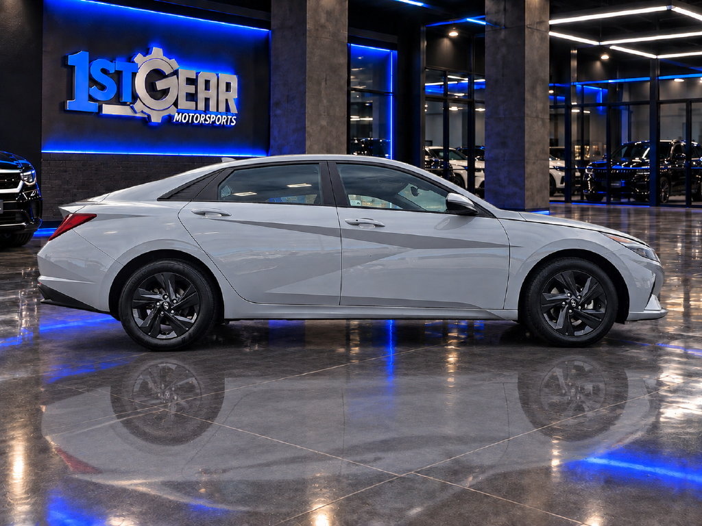 Used 2022 Hyundai Elantra SEL FWD image 5