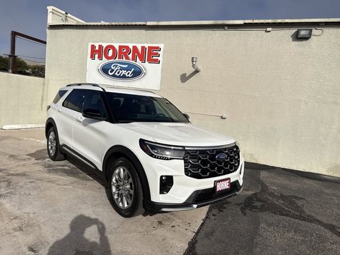 New 2026 Ford Explorer Platinum image 2