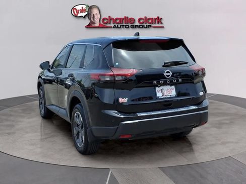 Used 2026 Nissan Rogue SV FWD image 3