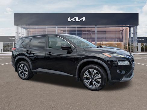 Used 2023 Nissan Rogue SV FWD image 2