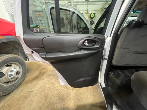 Used 2008 Chevrolet TrailBlazer SS w/ Sun And Sound Package image 30