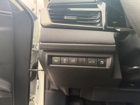 Used 2025 Toyota Camry LE image 43