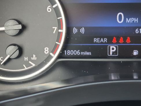 Used 2024 Nissan Murano SV FWD image 2