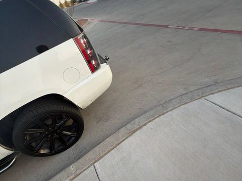 Used 2010 GMC Yukon Denali RWD image 18