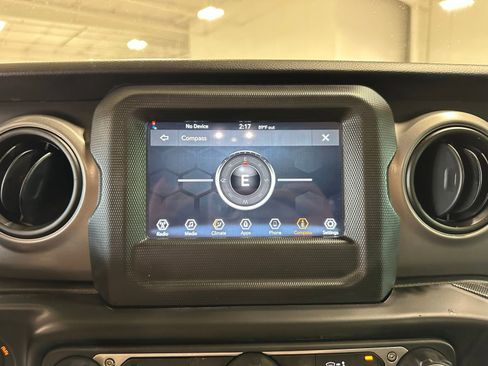 Used 2023 Jeep Wrangler Unlimited Sport image 30