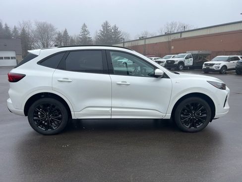 Used 2023 Ford Escape ST-Line Elite w/ Premium Technology Package image 4