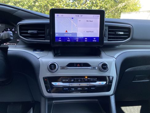 Used 2023 Ford Explorer XLT w/ Equipment Group 202A image 25