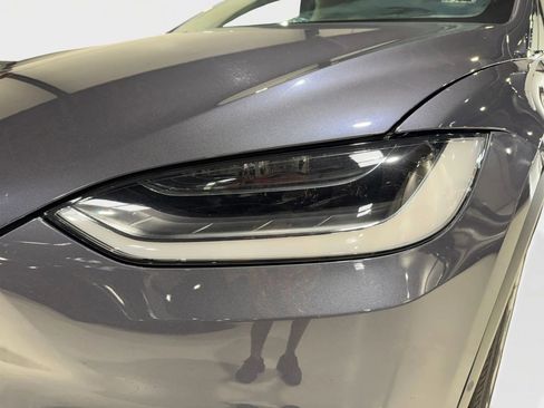 Used 2019 Tesla Model X 100D image 16