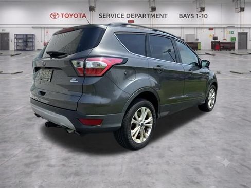Used 2018 Ford Escape SE FWD image 5