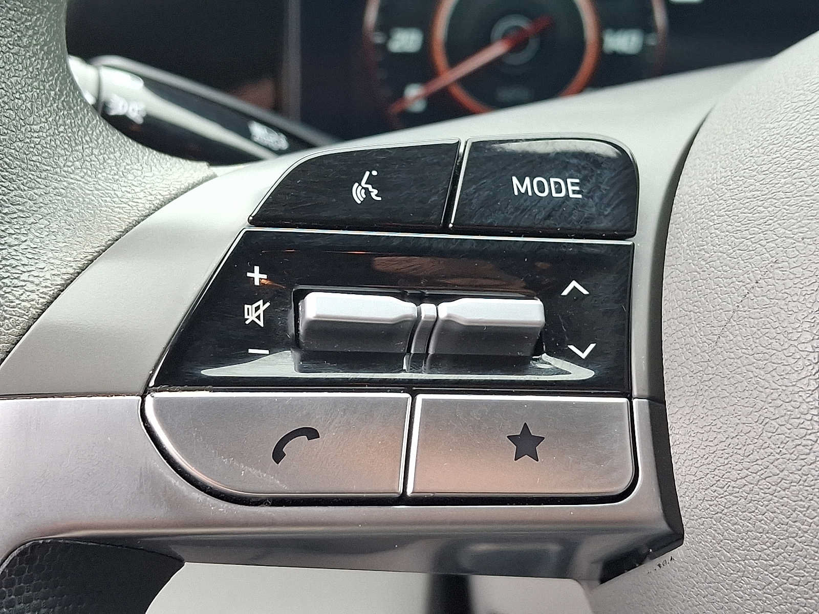 Used 2024 Hyundai Elantra SEL FWD image 22