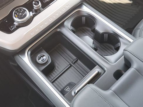 New 2027 Ford Expedition Active RWD image 18