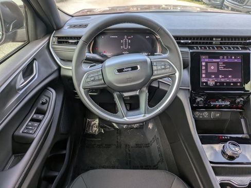 New 2025 Jeep Grand Cherokee L Laredo image 14