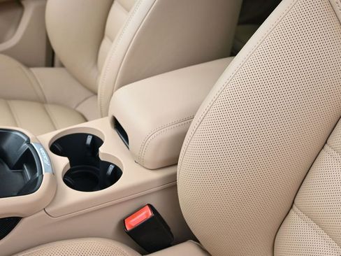 Certified 2026 Porsche Macan AWD/4WD image 21