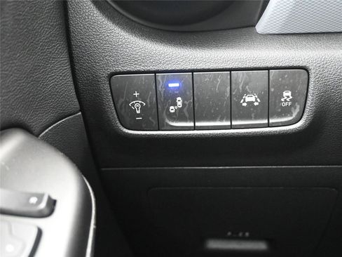 Used 2020 Hyundai Kona Limited w/ Cargo Package image 18