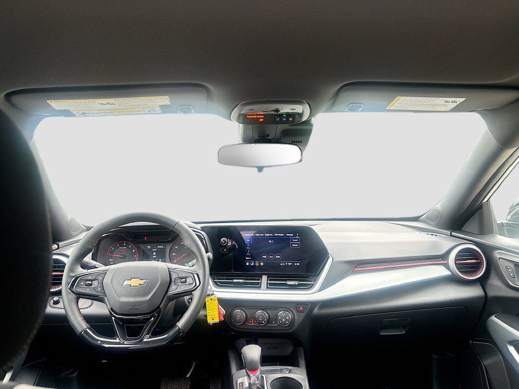 Used 2026 Chevrolet Trax RS FWD image 21