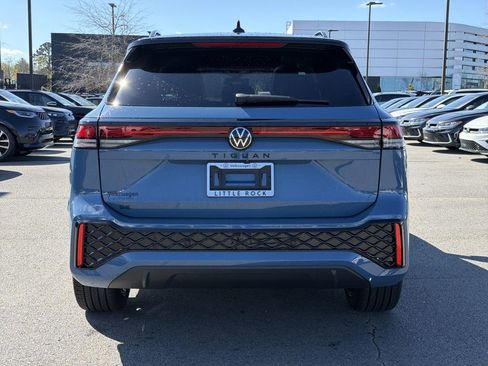 New 2026 Volkswagen Tiguan SE R-Line FWD image 4