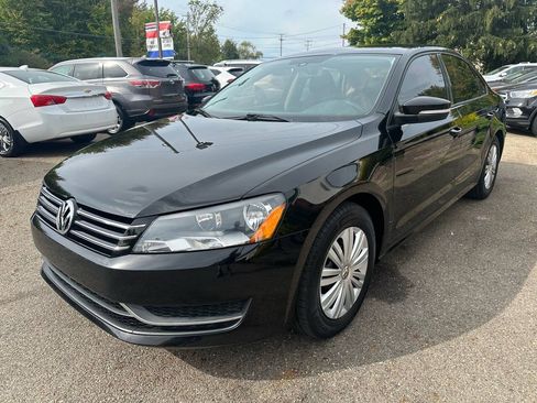 Used 2015 Volkswagen Passat 1.8T S w/ Technology Package FWD image 2